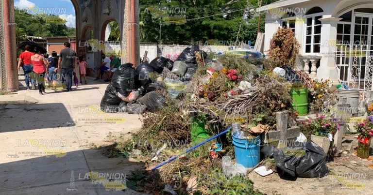 Cementerios locales se llenan de basura