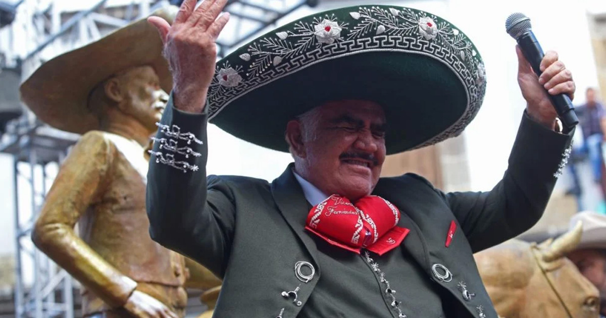 Vicente Fernández deja respirador artificial; podría abandonar el hospital próximamente