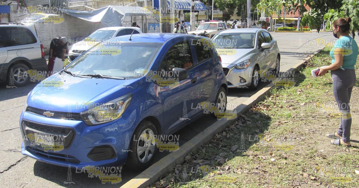 Chocan por alcance en avenida Las Palmas Chocan por alcance en avenida Las Palmas 2