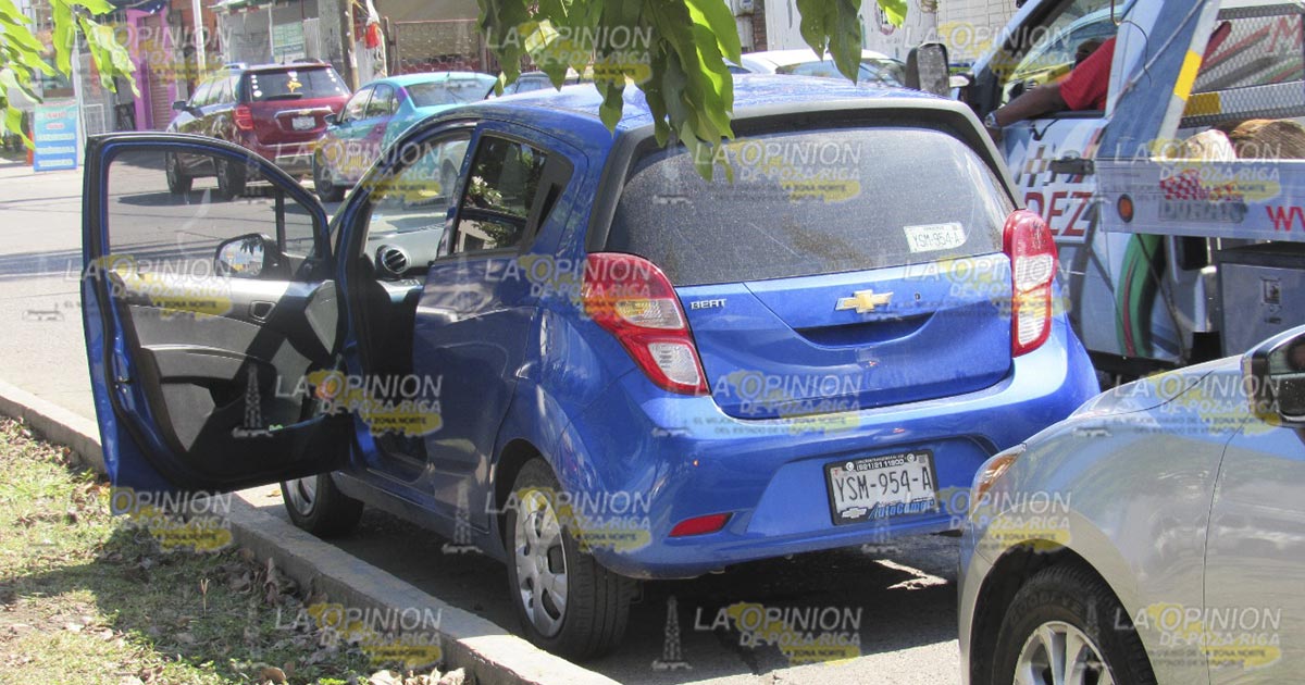 Chocan por alcance en avenida Las Palmas Chocan por alcance en avenida Las Palmas 3
