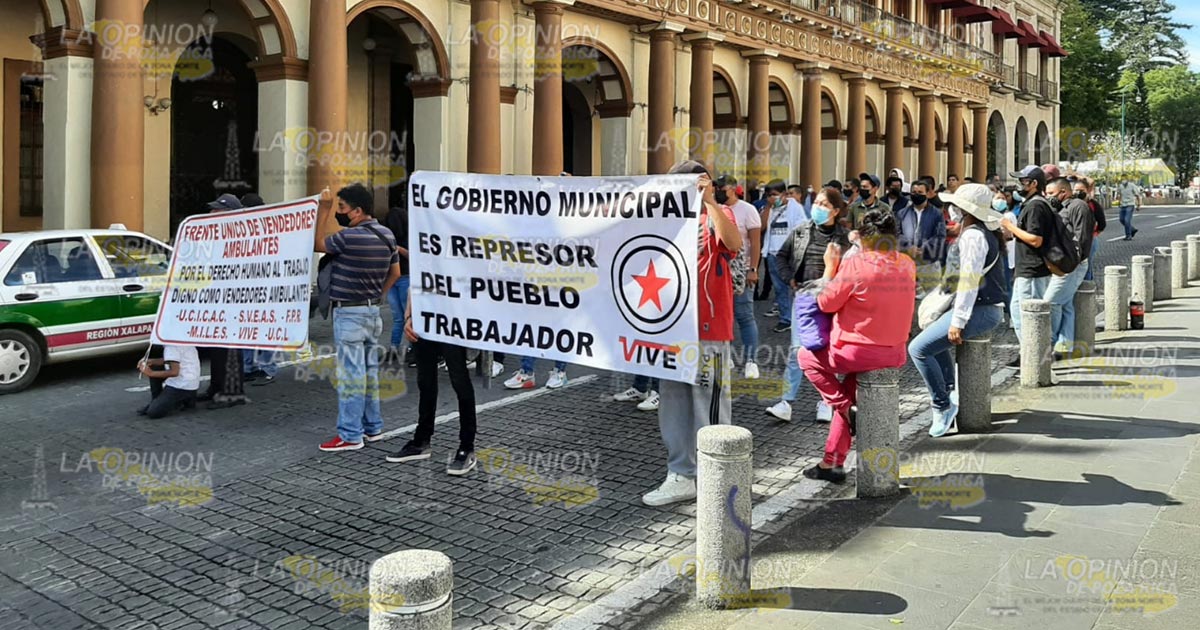Cierran ambulantes Enríquez y Revolución Cierran ambulantes Enríquez y Revolución