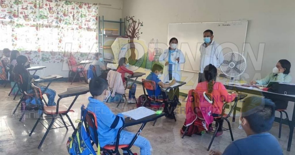 Cuidan salud de infantes en escuelas