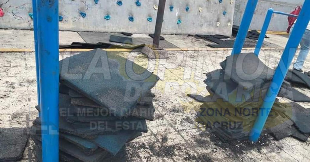 Deteriorados y en el abandono parques de la zona centro de Xicotepec