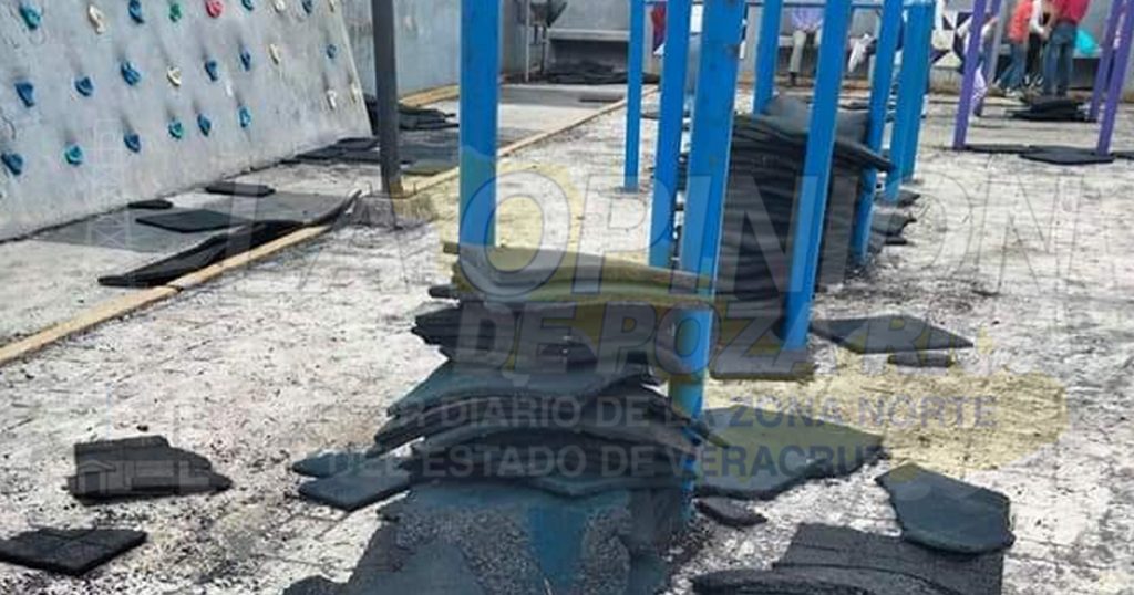 Deteriorados y en el abandono parques de la zona centro de Xicotepec