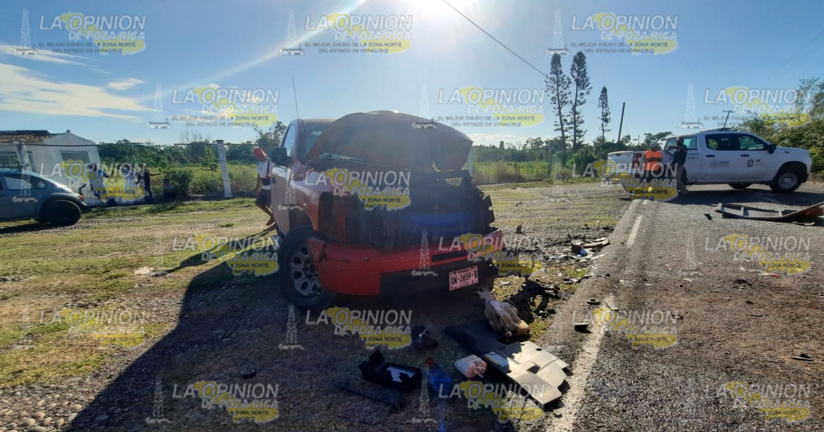 Ebrio sujeto se estampa con autobús de pasajeros