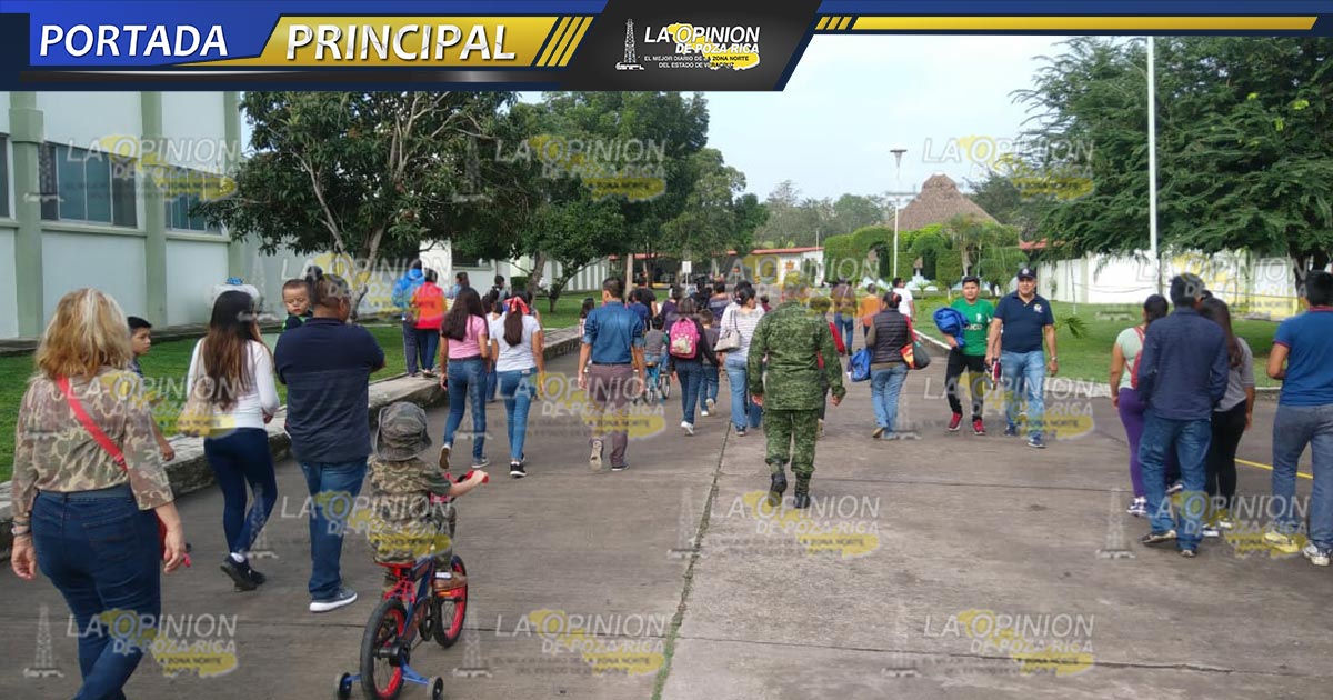 Ejército atiende a población civil Ejército atiende a población civil