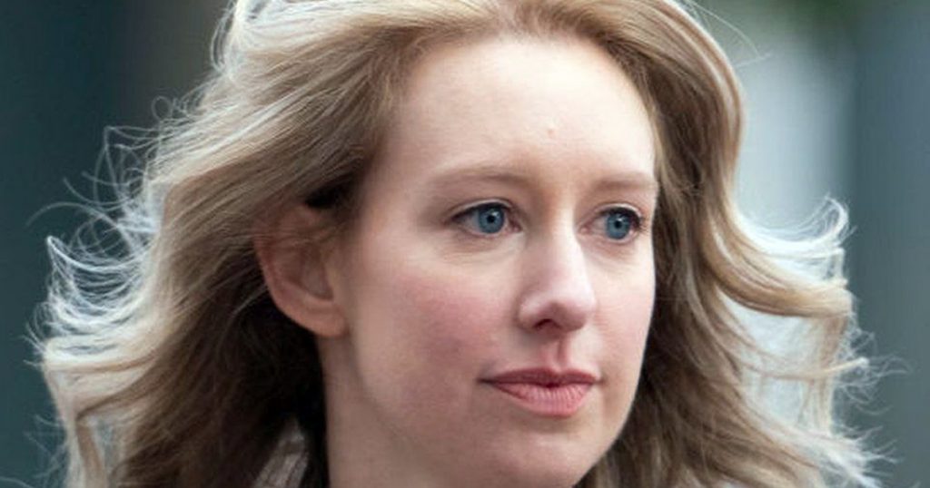 Elizabeth Holmes, la polémica emprendedora de Silicon Valley testifica acusada de fraude