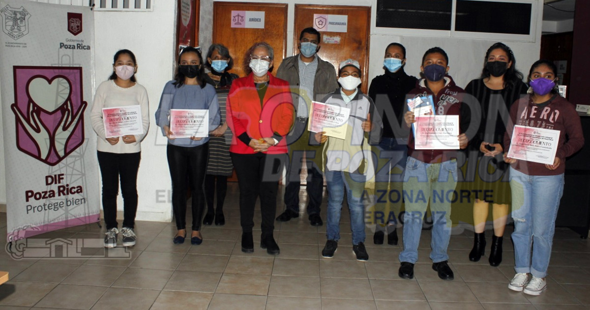 Entrega DIF Poza Rica reconocimientos a niños y niñas difusores