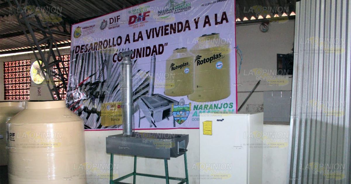 Entregan más de 100 apoyos el DIF de Naranjos