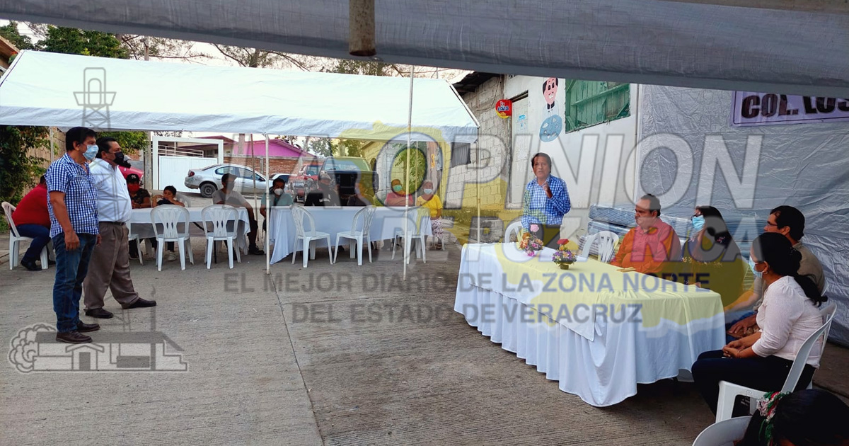 Familias de Los Sauces son beneficiadas con colchones