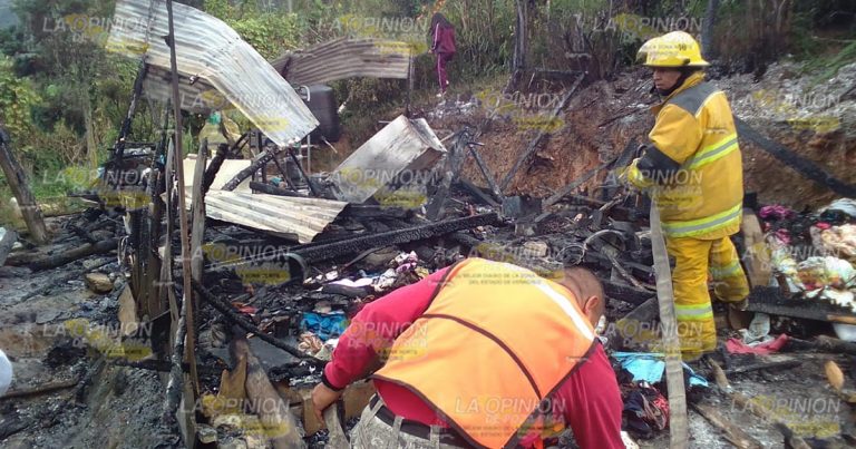 Fogón consume humilde vivienda en Huauchinango