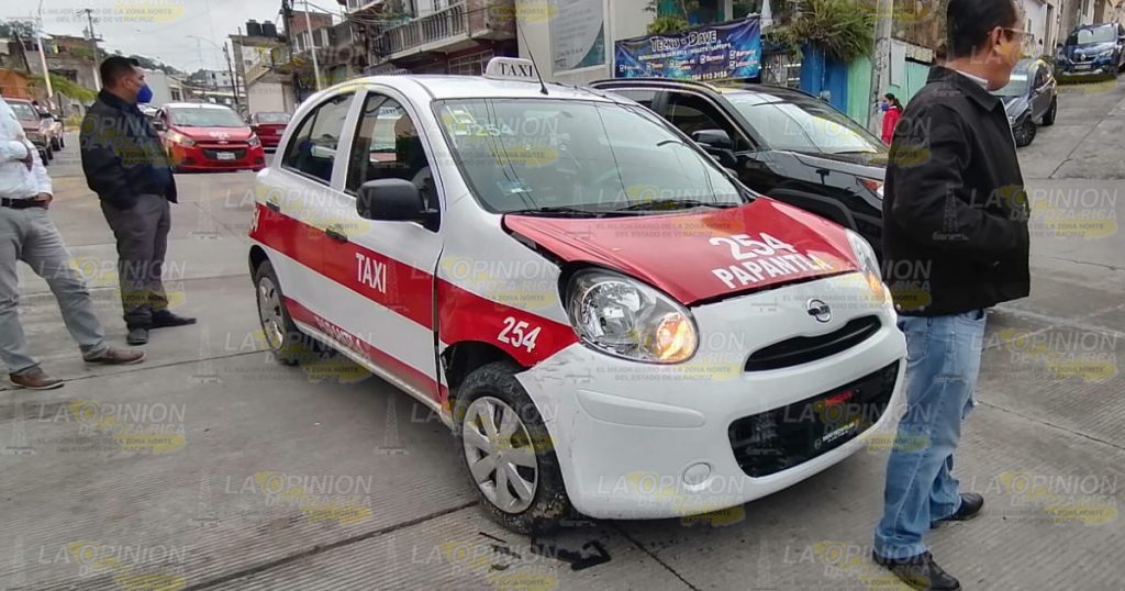 Imprudente conductora no hace alto y choca