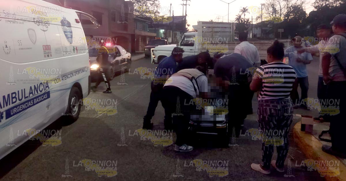 Joven motociclista lesionado en fuerte choque Joven motociclista lesionado en fuerte choque