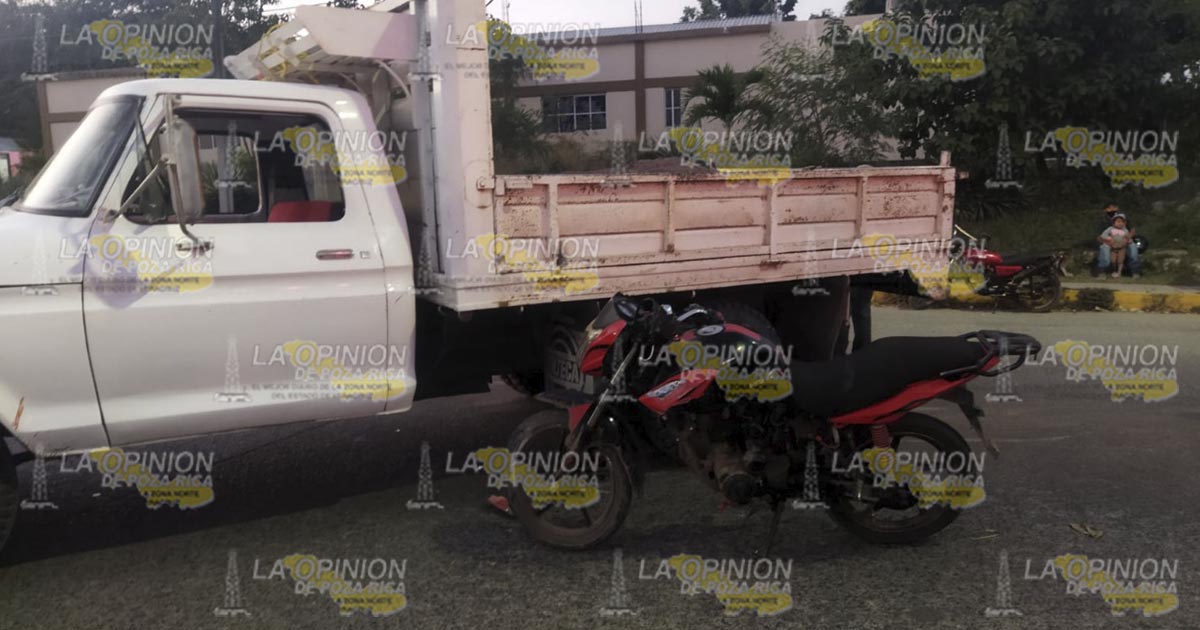 Joven motociclista lesionado en fuerte choque Joven motociclista lesionado en fuerte choque 2
