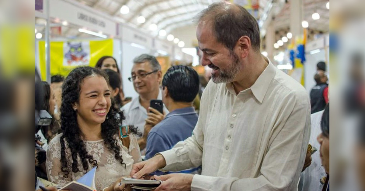 Juan Villoro: “La era tecnológica nos ha convertido en anticuarios de nosotros mismos”