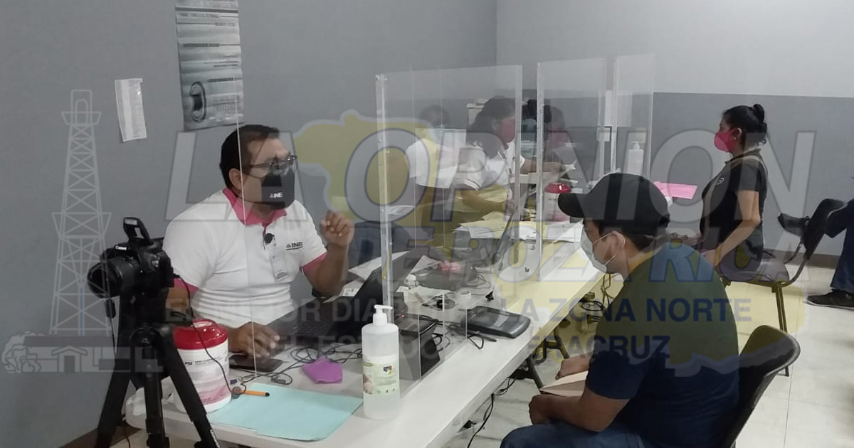 El módulo de fotocredencialización del INE se instala en Kawatzin, Coatzintla