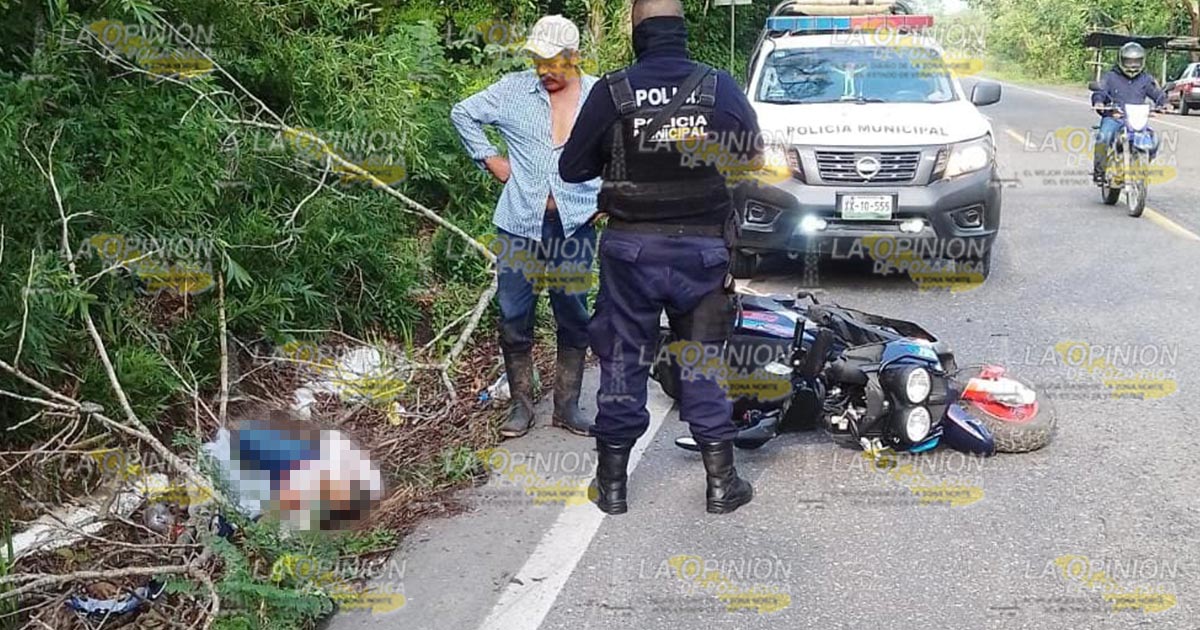 Mujer motociclista, embestida por un tráiler (VIDEO) Mujer motociclista, embestida por un tráiler