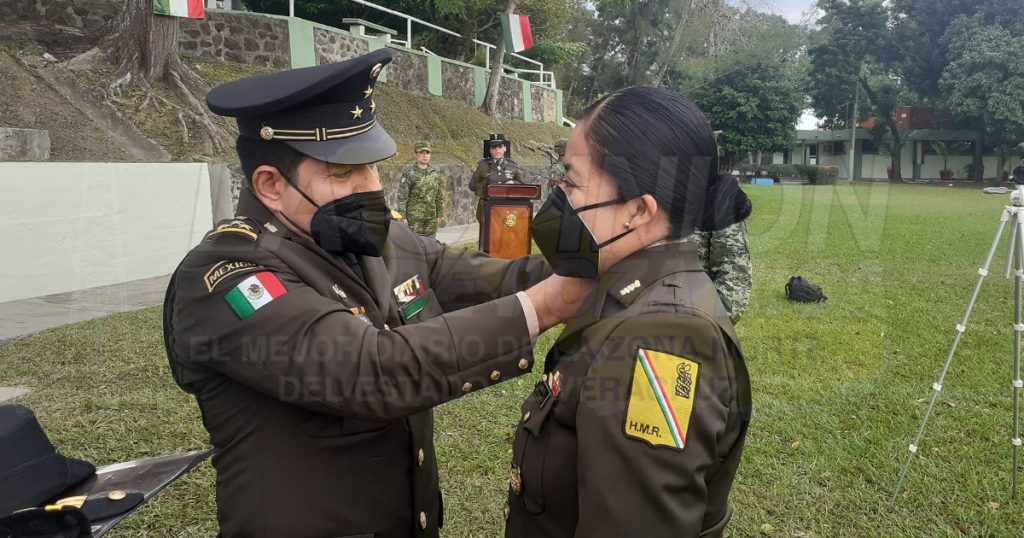 Otorgan ascensos a jefes y oficiales del Ejército Mexicano en Tuxpan