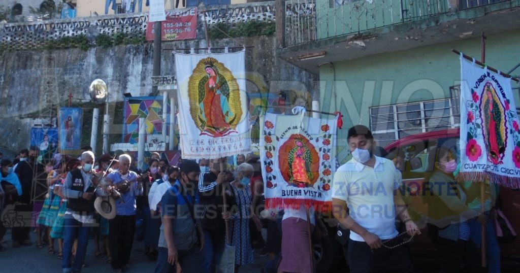 Manifiestan su fe a Santa Catarina mediante peregrinaciones