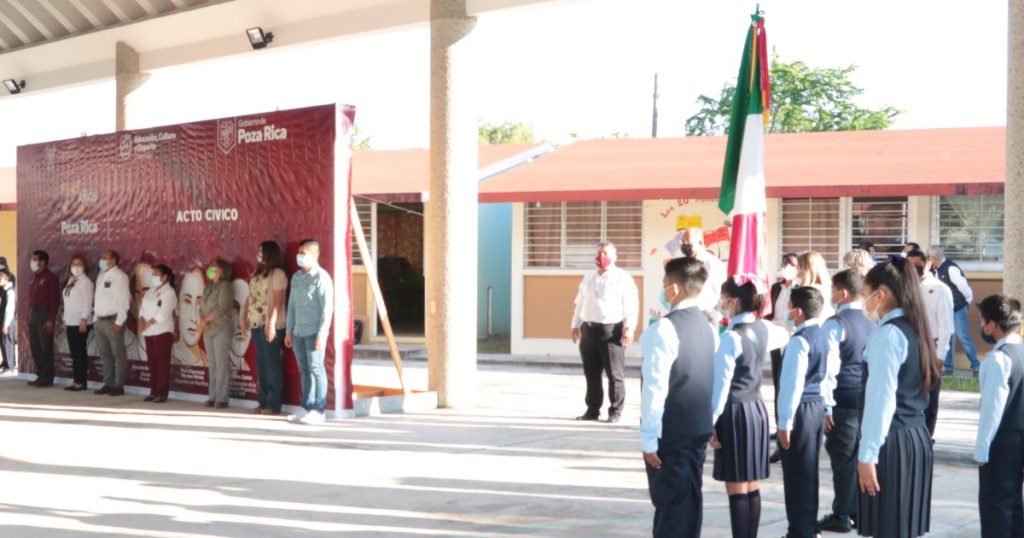 Pondera alcalde programa cívico en escuelas