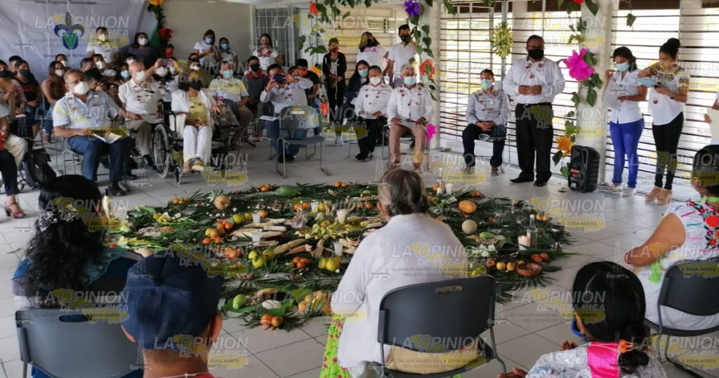 Médicos tradicionales intercambian saberes