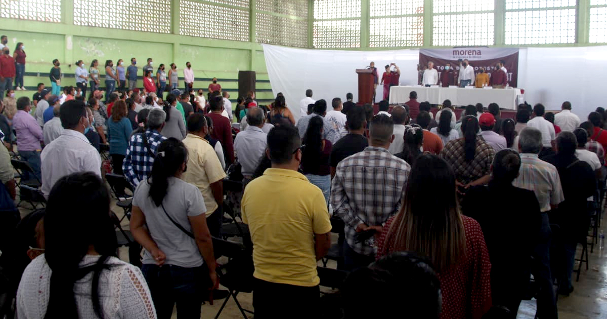 Toman protesta comités defensores de la 4T en la zona serrana