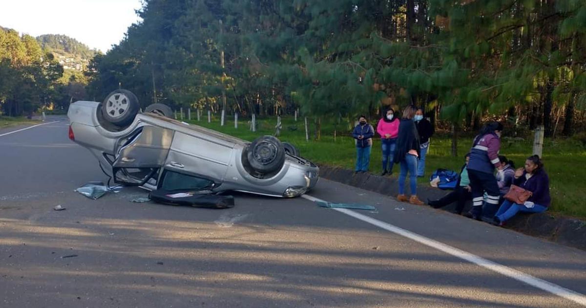 Tres mujeres lesionadas en aparatoso choque en El Tejocotal Tres mujeres lesionadas en aparatoso choque en El Tejocotal