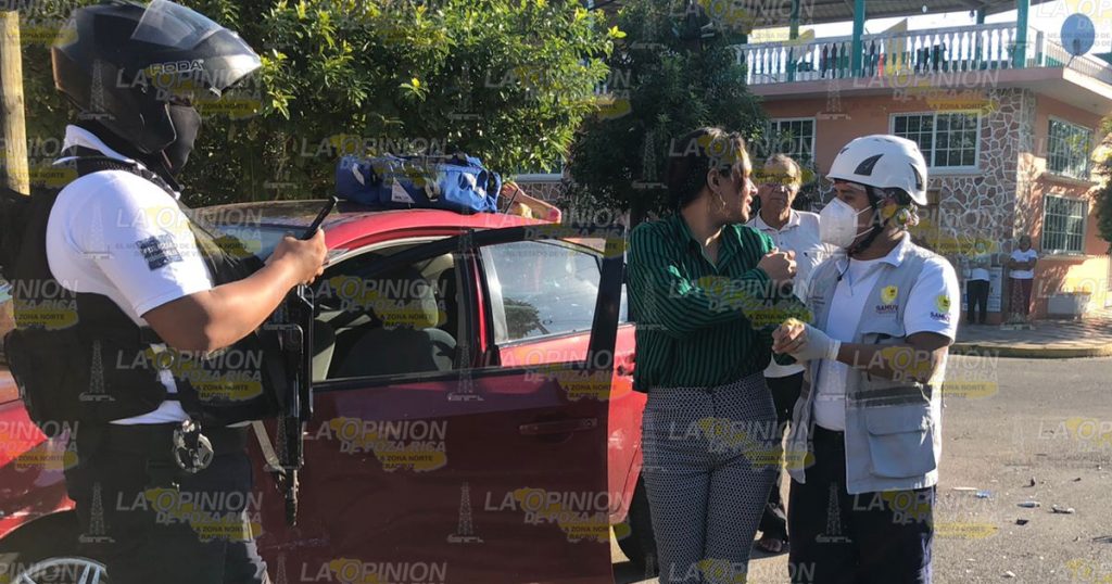 Dos lesionadas en encontronazo en colonia 27 de Septiembre de Poza Rica