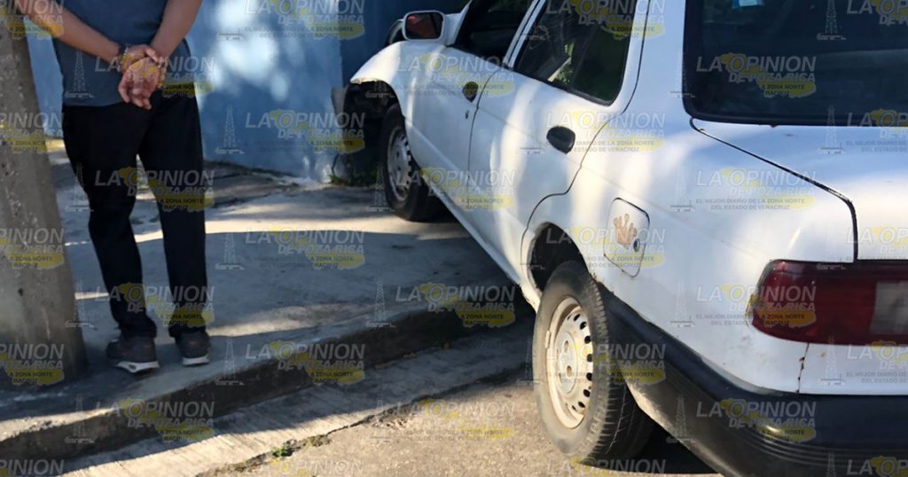 Dos lesionadas en encontronazo en colonia 27 de Septiembre de Poza Rica