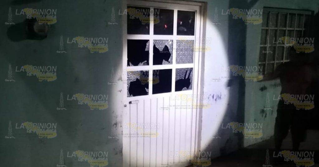 A pedradas causan daños a la vivienda de agricultor, en Cazones