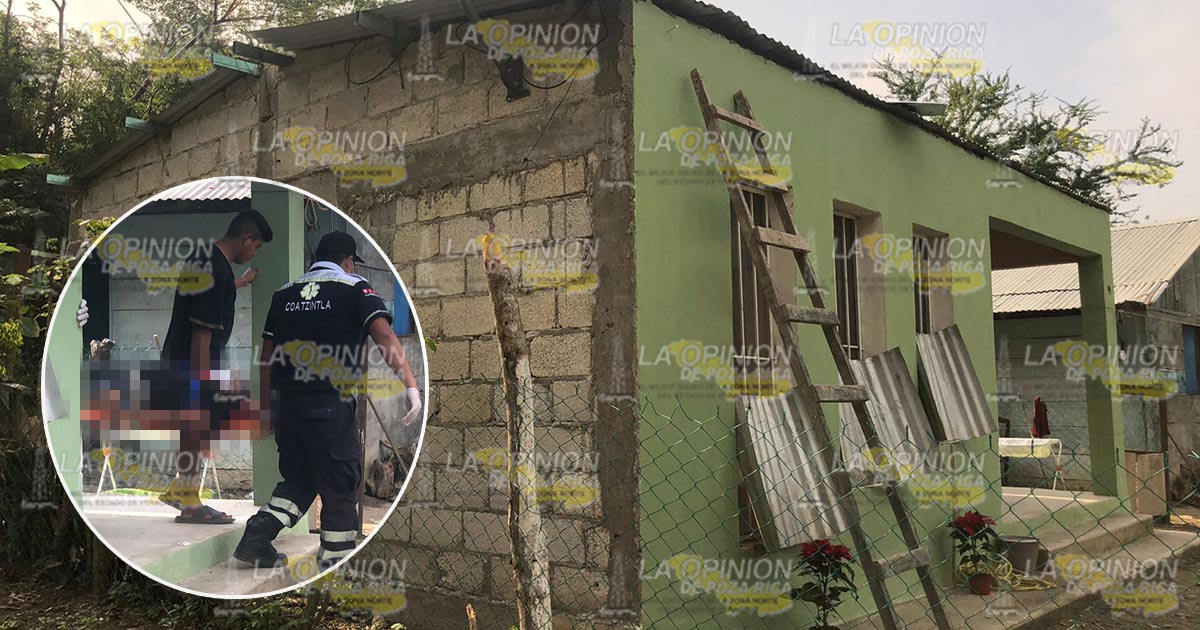 Abuelito cae del techo de su casa en Coatzintla