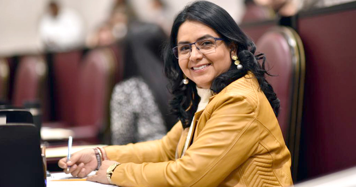 Adriana Linares ahora “salta” al Sistema Anticorrupción, aunque no cumple requisitos