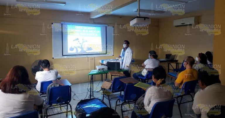 Centro de salud da educación sexual en Tihuatlán