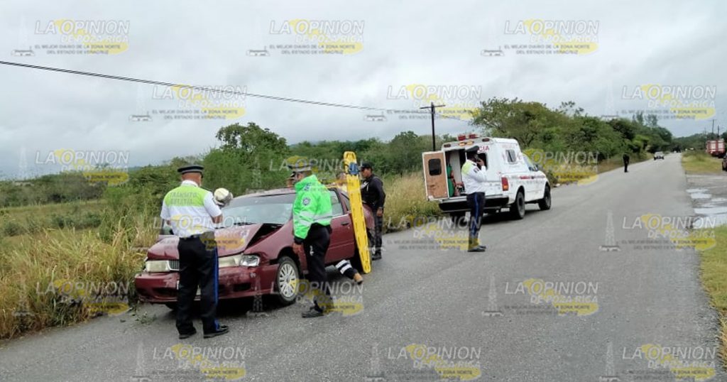 Chocan 3 vehículos en la Naranjos-Chontla