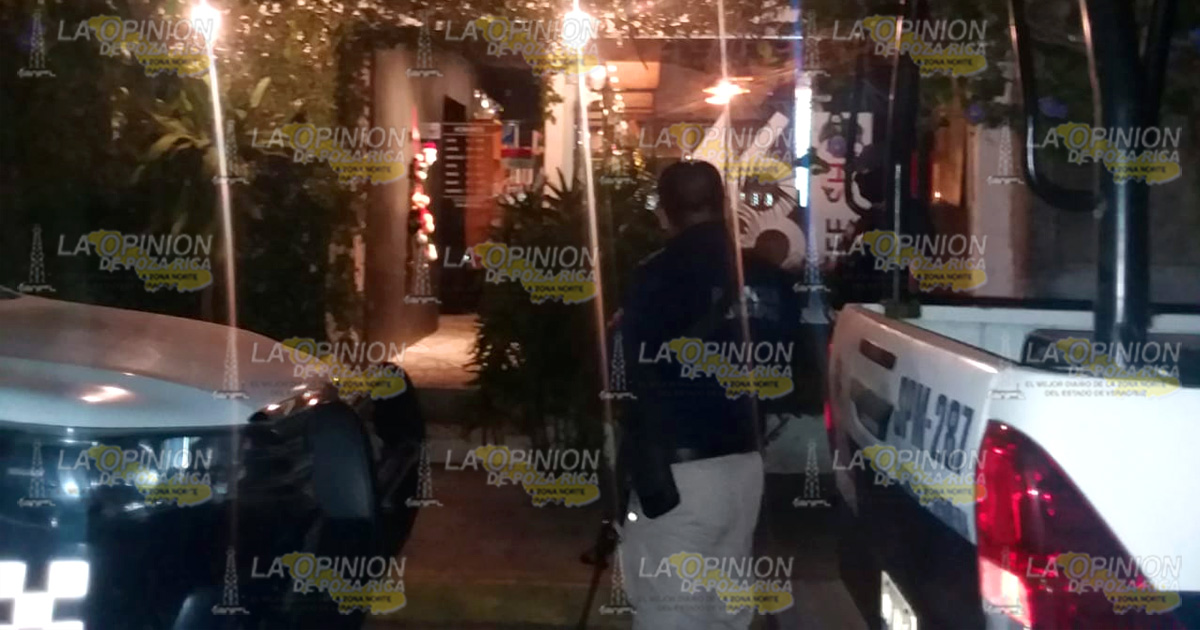 Clausuran cantina disfrazada de tienda de abarrotes y sancionan a Coffe Shop, en Cazones