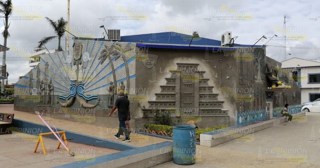 Dañan nuevo mural escultórico de Cazones, inaugurado en febrero de este año