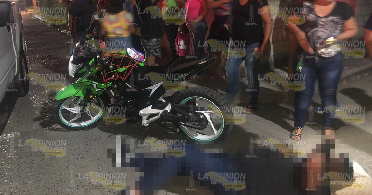 Derriban a motociclista en Tihuatlán Derriban a motociclista en Tihuatlán