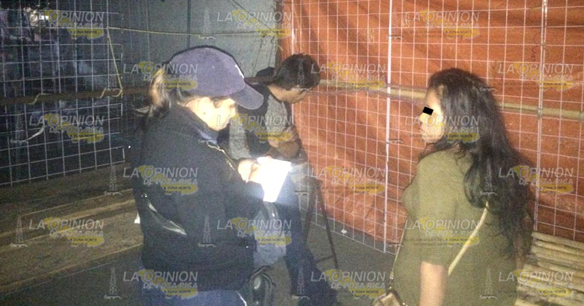 Detienen a pareja por hacer el amor en la vía pública Detienen a pareja por hacer el amor en la vía pública 2