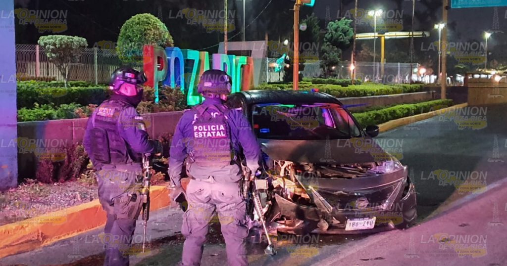 Ebrio se ensartó y abandonó el vehículo