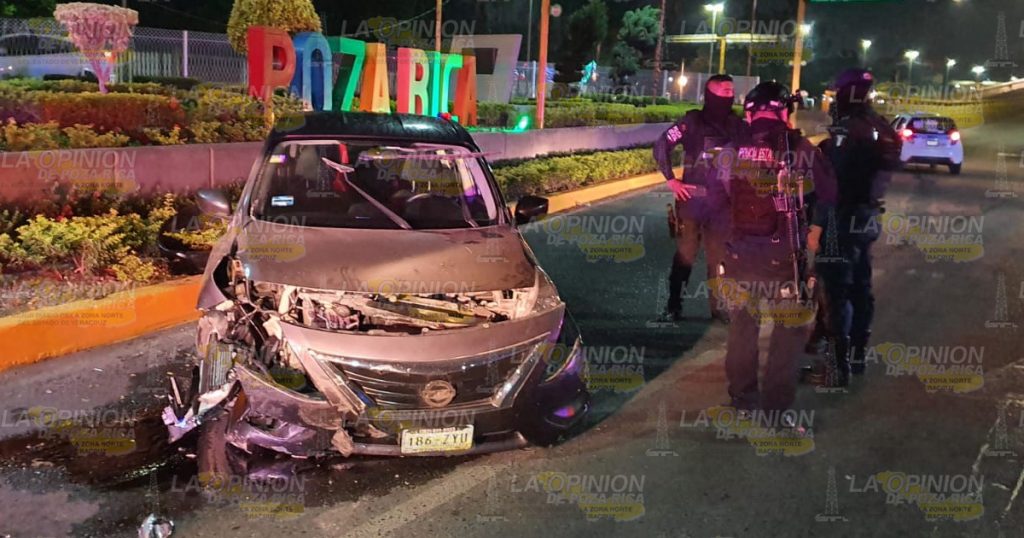 Ebrio se ensartó y abandonó el vehículo