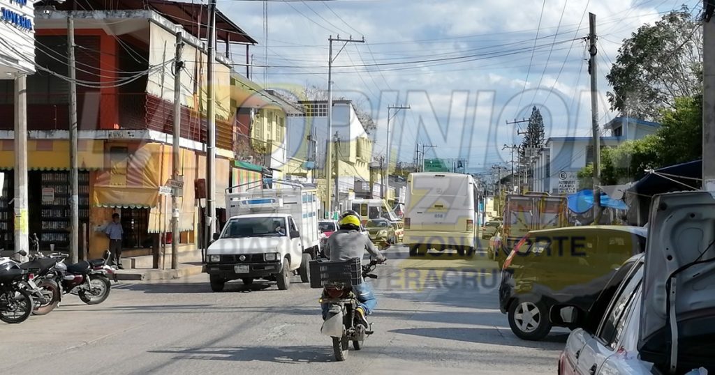 En aumento la afluencia vehicular