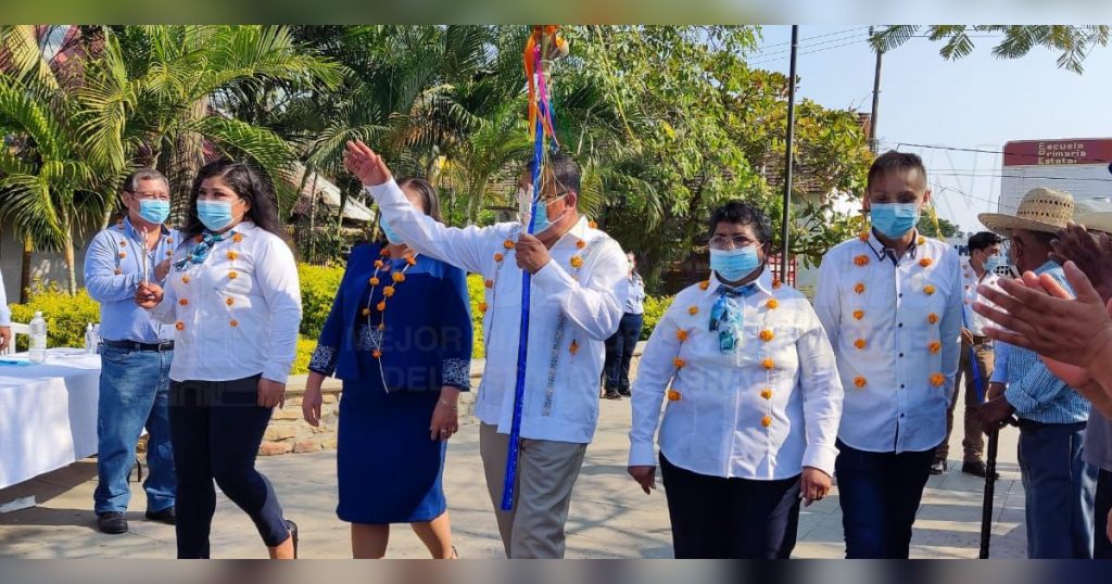 Esteban Ávila se convierte en alcalde de Castillo de Teayo