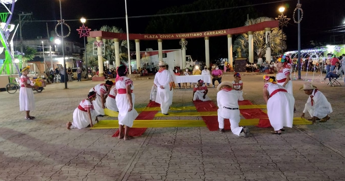 Gran presentación Ballet "Época de Oro" en el teatro del pueblo