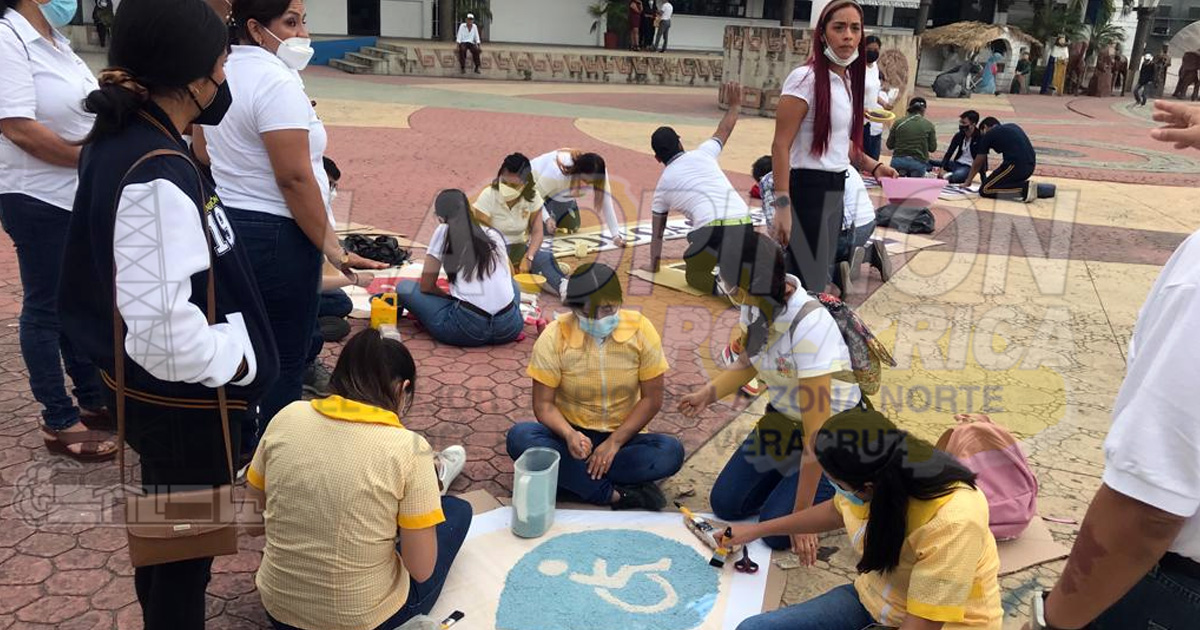 La sociedad impone barreras a personas con capacidades diferentes