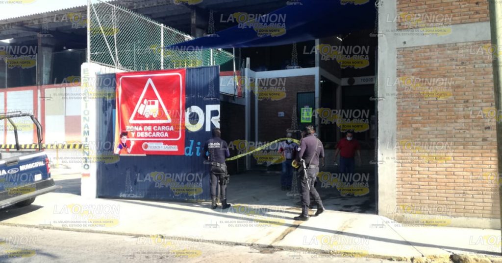 Obrero muere al caer de 12 metros, en Tuxpan