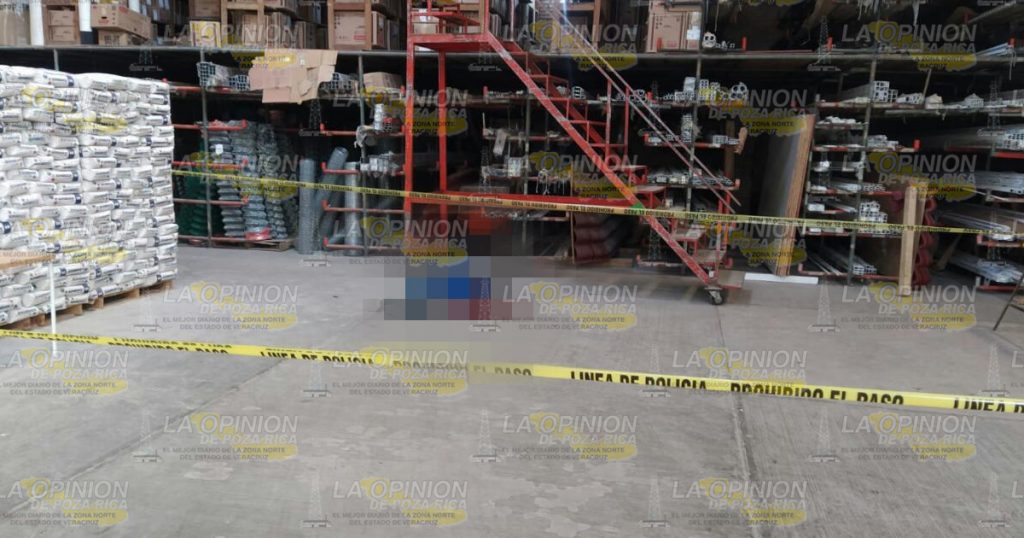 Obrero muere al caer de 12 metros, en Tuxpan