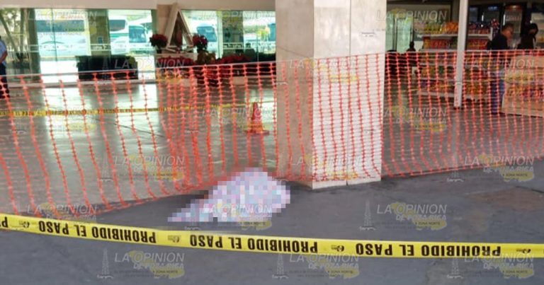 Muere indigente en la Central de Autobuses
