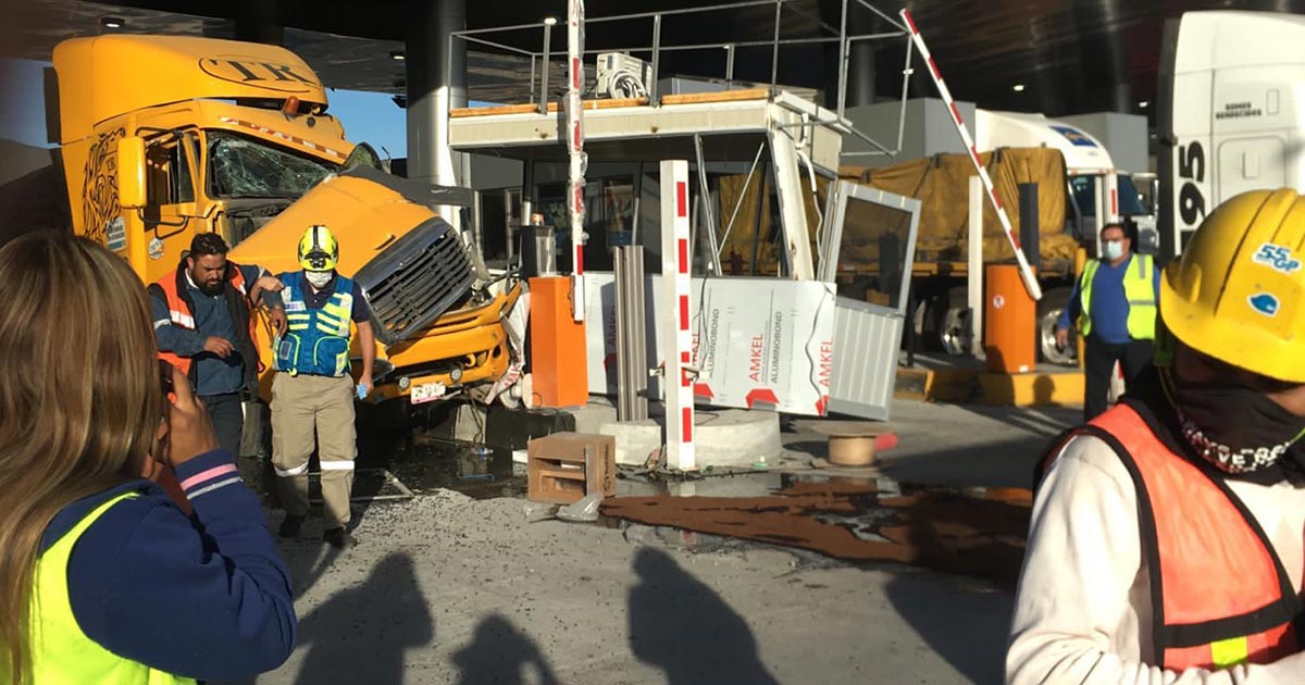 Choque de tráiler deja lesionados en autopista Monterrey-Saltillo