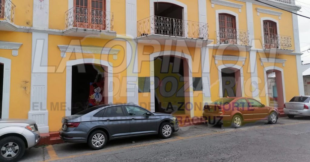 Protestan empleados sindicalizados de Coatzintla por falta de aguinaldo