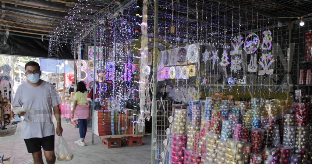 Sale caro poner nacimiento y arbolito de Navidad